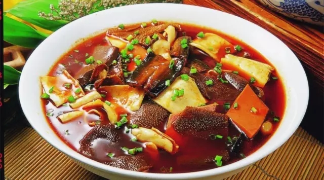 互聯(lián)網(wǎng)狂潮下被顛覆的餐飲業(yè)，死或等死？|餐飲界