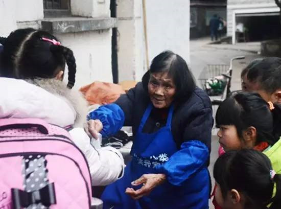 23年只賣5毛錢！這位中國(guó)奶奶做出了世界上最珍貴的早餐|餐飲界