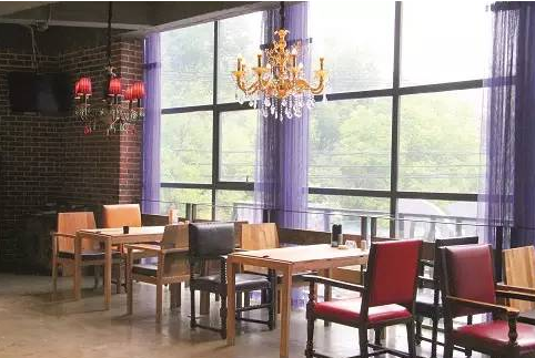 你見(jiàn)過(guò)6個(gè)業(yè)態(tài)24小時(shí)循環(huán)經(jīng)營(yíng)的餐廳嗎？太牛了！|餐飲界