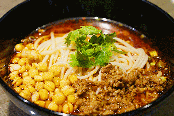 從地區(qū)小吃到全國(guó)連鎖，揭秘重慶小面是如何上位的？|餐飲界