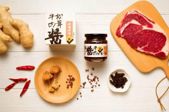 面對早已對手林立的調(diào)味品市場，呷哺呷哺為何現(xiàn)在才選擇進(jìn)入？|餐飲界