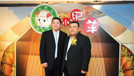 他17歲發(fā)家，靠一張秘方狂賺數(shù)十億，看一代餐飲帝國(guó)興衰史|餐飲界