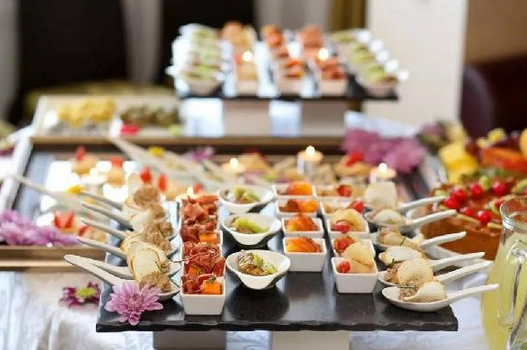 79元自助餐年賺百萬，秘密到底是什么？|餐飲界