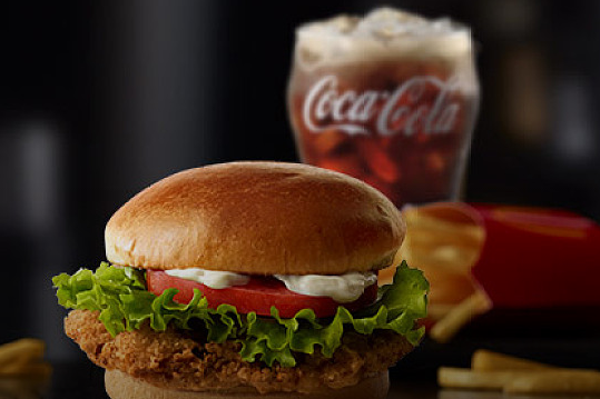 麥當(dāng)勞變身金拱門，餐企改名背后的決定因素是什么？