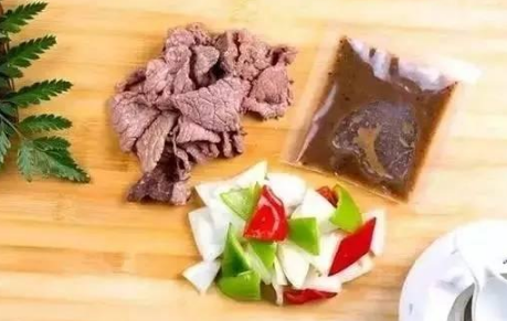 逼走“街霸”黃燜雞，60家外賣品牌，總結(jié)6招，避免了這大坑