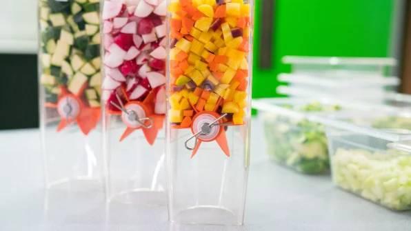 60秒出餐的沙拉機(jī)器人，餐飲自動售賣的下一個風(fēng)口？|餐飲界