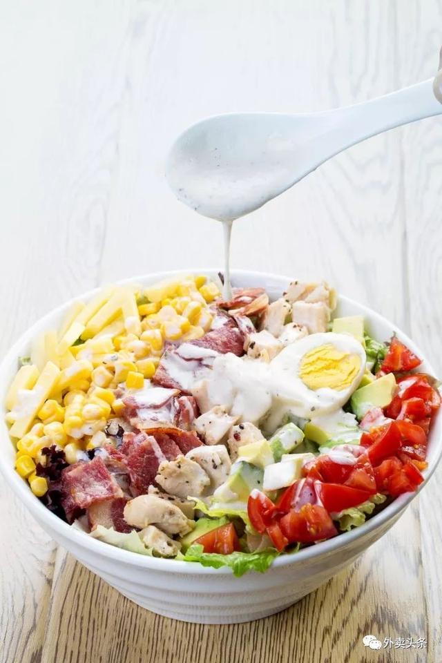 碎綠沙拉沈鋮：千萬(wàn)別在美團(tuán)、餓了么新店開(kāi)業(yè)拉單量！|餐飲界