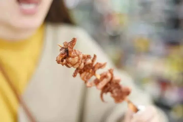 餐飲業(yè)的“老干媽”：17年不融資不加盟不打廣告，500多家店全直營(yíng)！|餐飲界