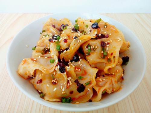 辣醬市場(chǎng)“降維打擊”來(lái)勢(shì)洶洶，老干媽品牌能攻守自如嗎？|餐飲界