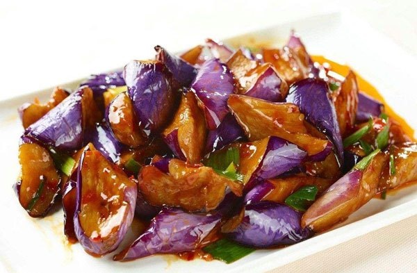 茄子這樣做，竟然能做出紅燒魚(yú)口味，美味到不像話(huà)