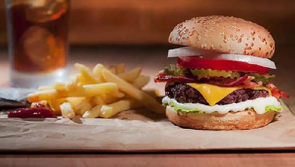 麥當(dāng)勞掀起價(jià)格戰(zhàn)！低價(jià)策略真的能創(chuàng)造奇跡嗎？|餐飲界