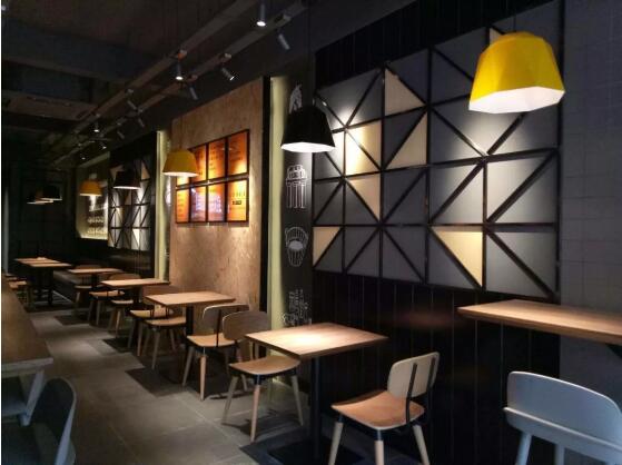 不正常背后有邏輯，走進玉華煲仔王