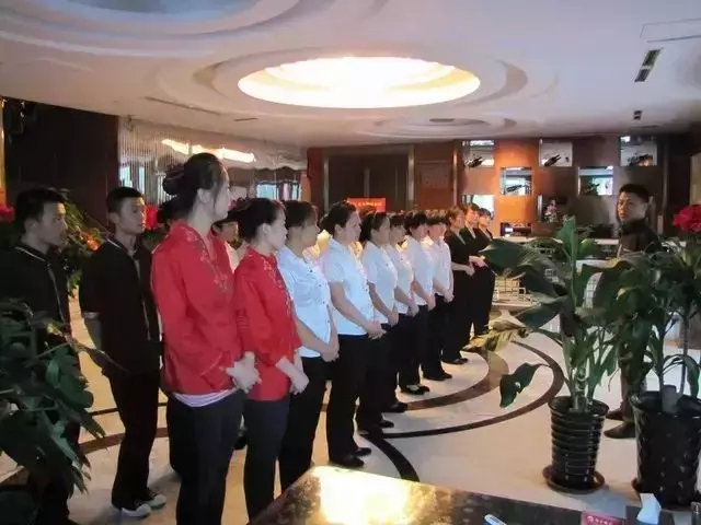 餐廳開例會把握這3點(diǎn)，讓你的員工整天跟打雞血一樣|餐飲界