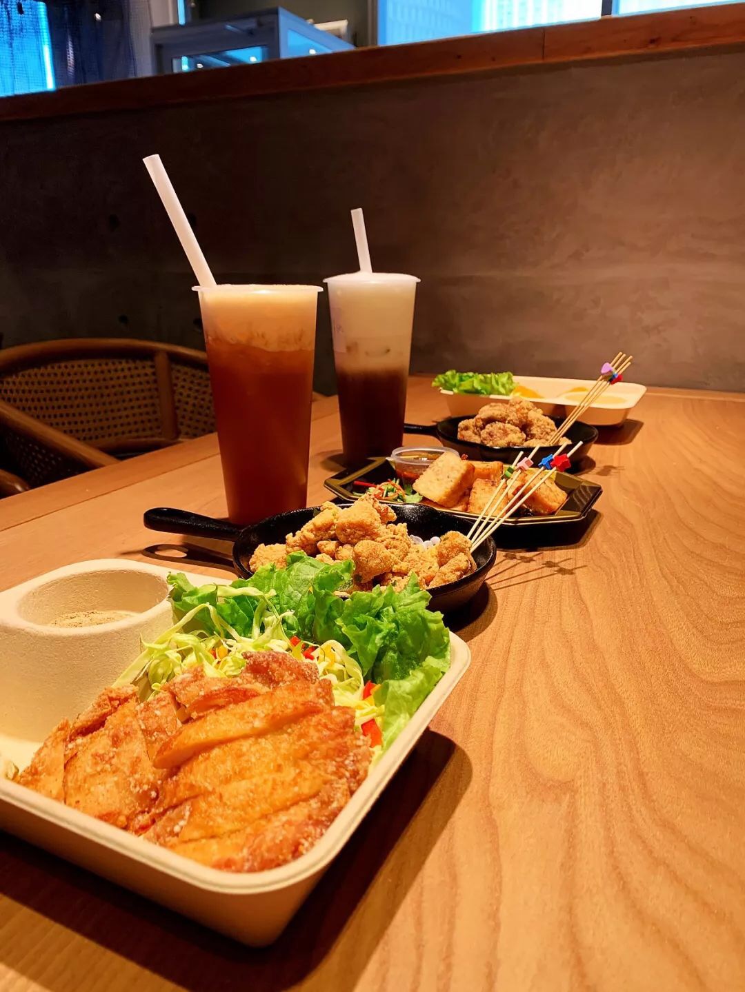 餐飲大事件213期 |麥當勞、星巴克巨資布局中國咖啡市場，吉野家開挖家庭場景，2020中國線上外賣排行榜出爐|餐飲界