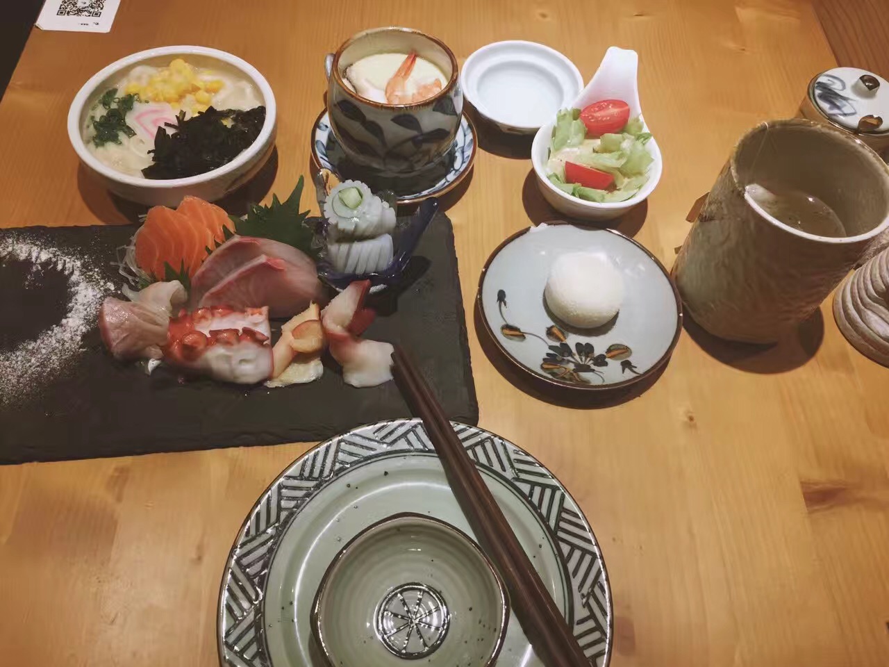 餐飲大事件234期 |小龍蝦被吃出1572項(xiàng)專利，智能剝蝦機(jī)一分鐘可剝1000只蝦|餐飲界