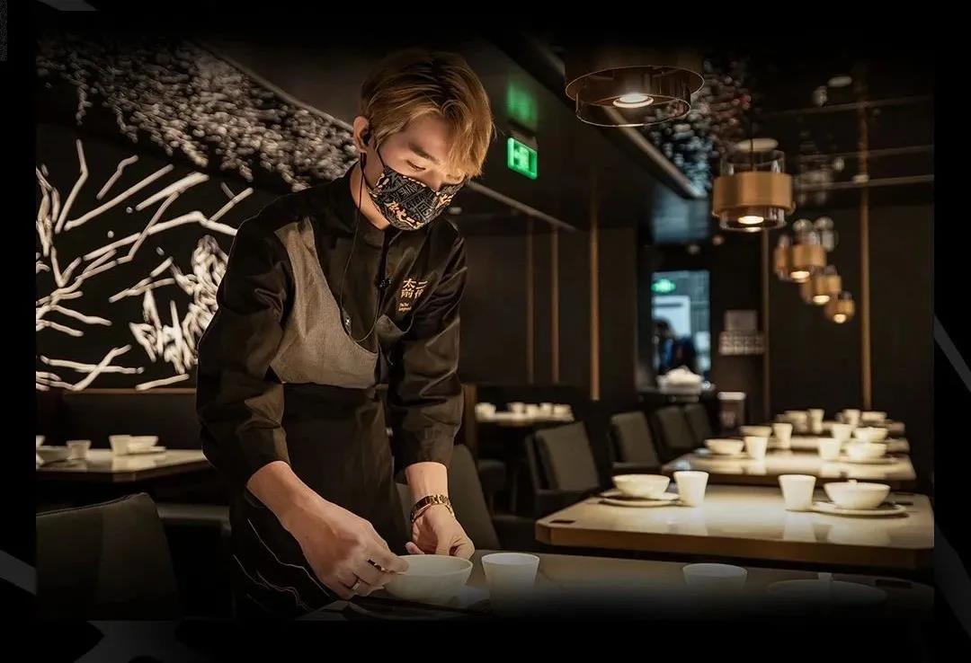 餐飲大事件236期 | 小龍蝦跌出歷史最低價(jià)、“太二”推川菜子品牌“太二前傳”、上海21家假CoCo被查|餐飲界