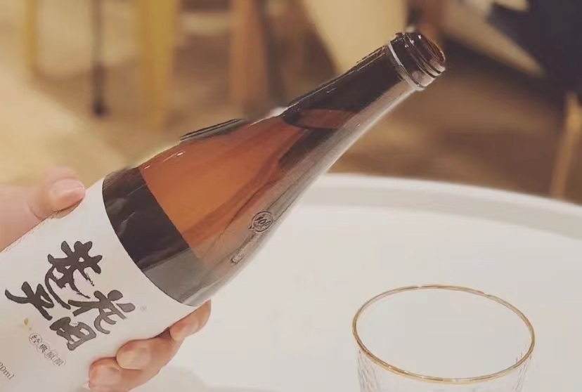 酒業(yè)大事件第257期 |醬酒平臺(tái)“巷子淺”獲近千萬元融資,紅蓋老綠瓶西鳳酒上市了|餐飲界