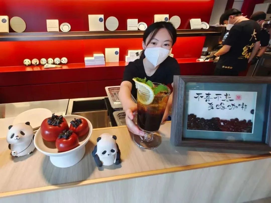 老字號布鞋內(nèi)聯(lián)升做咖啡，跨界咖啡這么卷了嗎？|餐飲界