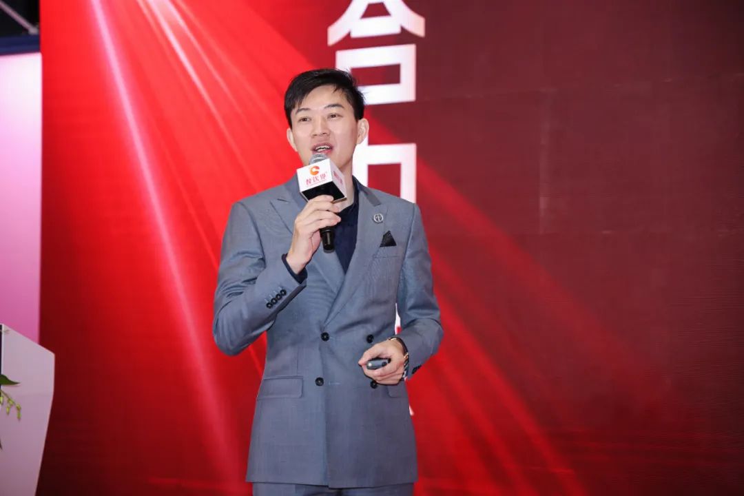 從30㎡粥鋪到1400+連鎖門(mén)店，曼玲粥如何用“一碗粥”破解內(nèi)卷密碼？|餐飲界